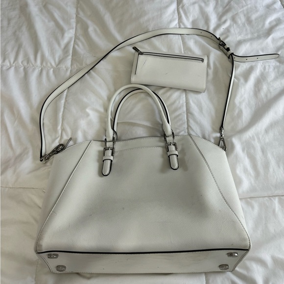 Michael Kors Ciara bag with matching wallet, white - Picture 2 of 3